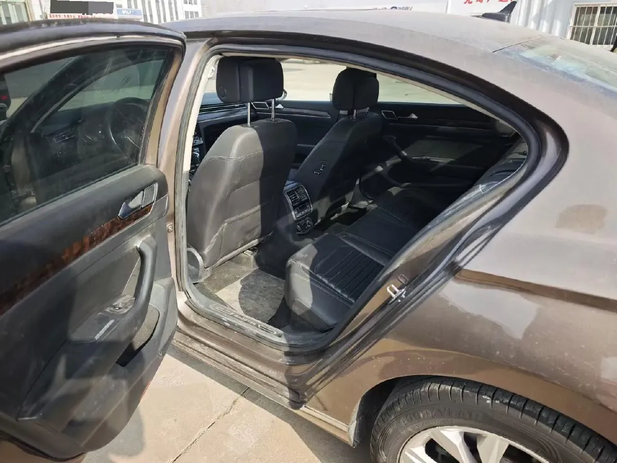 2018 Volkswagen Magotan 1.8T 180HP L4 7DCT,autocango,china used car exporter,china ev exporter,chinese used car exporter,chinese used ev exporter