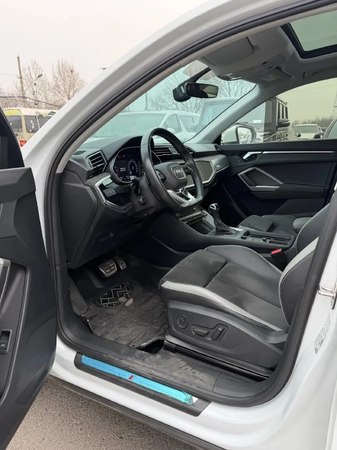 2021 Audi Q3 2.0T 186HP L4 7DCT,autocango,china used car exporter,china ev exporter,chinese used car exporter,chinese used ev exporter