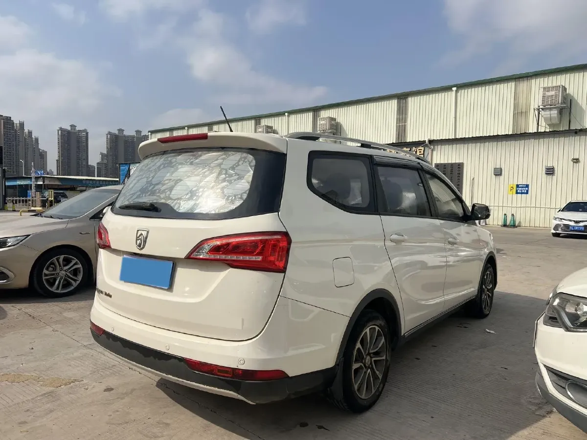 2017 BaoJun 730 1.5T 150HP L4 6MT,autocango,china used car exporter,china ev exporter,chinese used car exporter,chinese used ev exporter