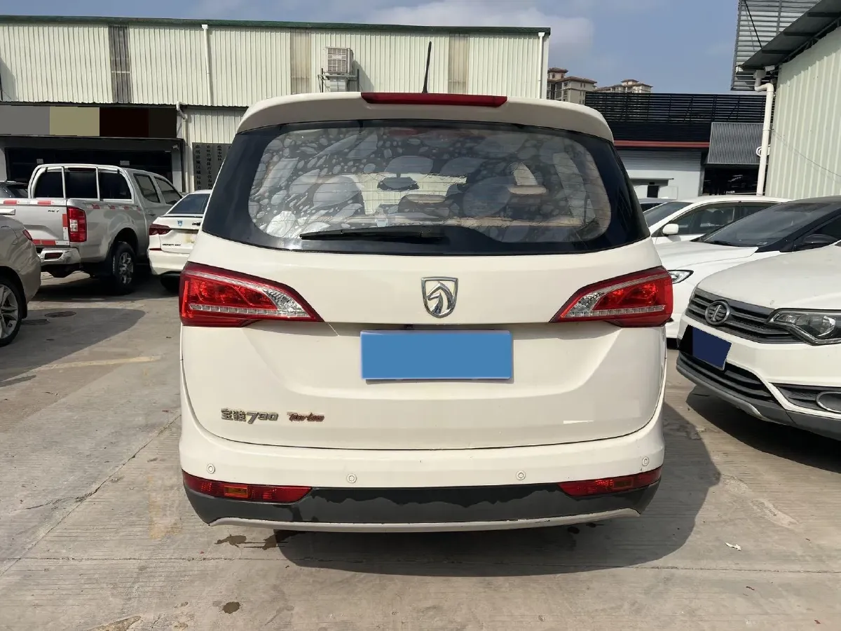 2017 BaoJun 730 1.5T 150HP L4 6MT,autocango,china used car exporter,china ev exporter,chinese used car exporter,chinese used ev exporter