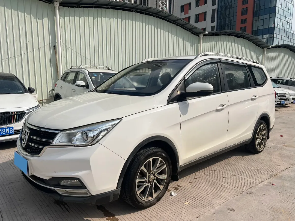 2017 BaoJun 730 1.5T 150HP L4 6MT,autocango,china used car exporter,china ev exporter,chinese used car exporter,chinese used ev exporter