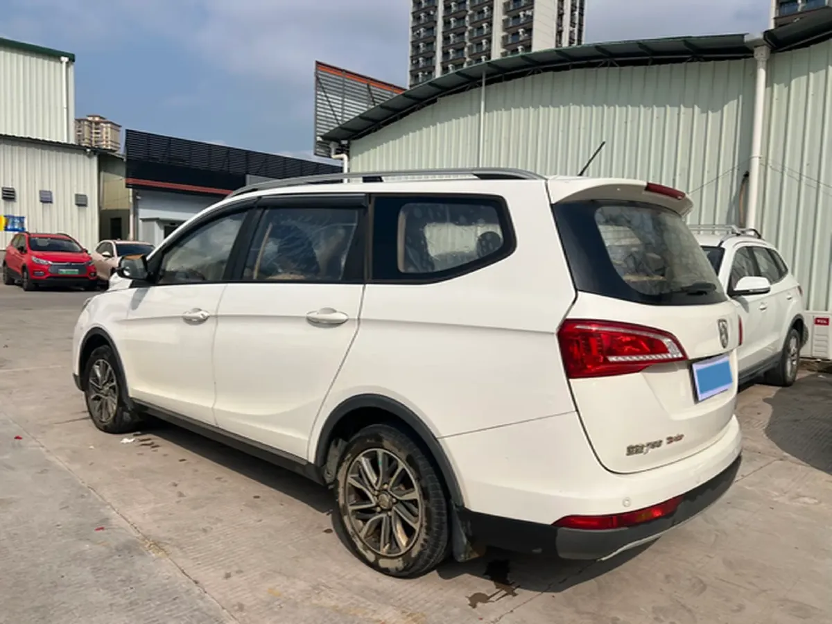 2017 BaoJun 730 1.5T 150HP L4 6MT,autocango,china used car exporter,china ev exporter,chinese used car exporter,chinese used ev exporter