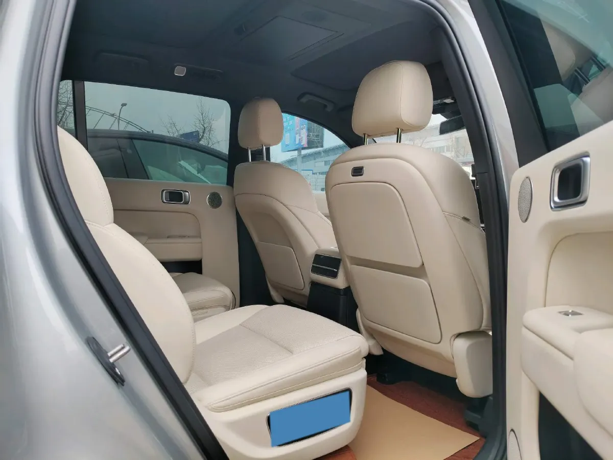 2023 Li L9 Range Extended 154HP REEV 42.6KWH,autocango,china used car exporter,china ev exporter,chinese used car exporter,chinese used ev exporter