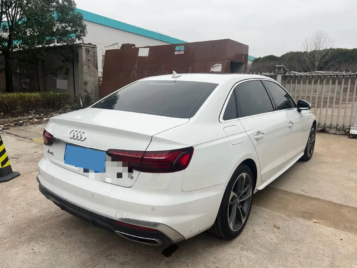 2020 Audi A4L 2.0T 190HP L4 7DCT,autocango,china used car exporter,china ev exporter,chinese used car exporter,chinese used ev exporter