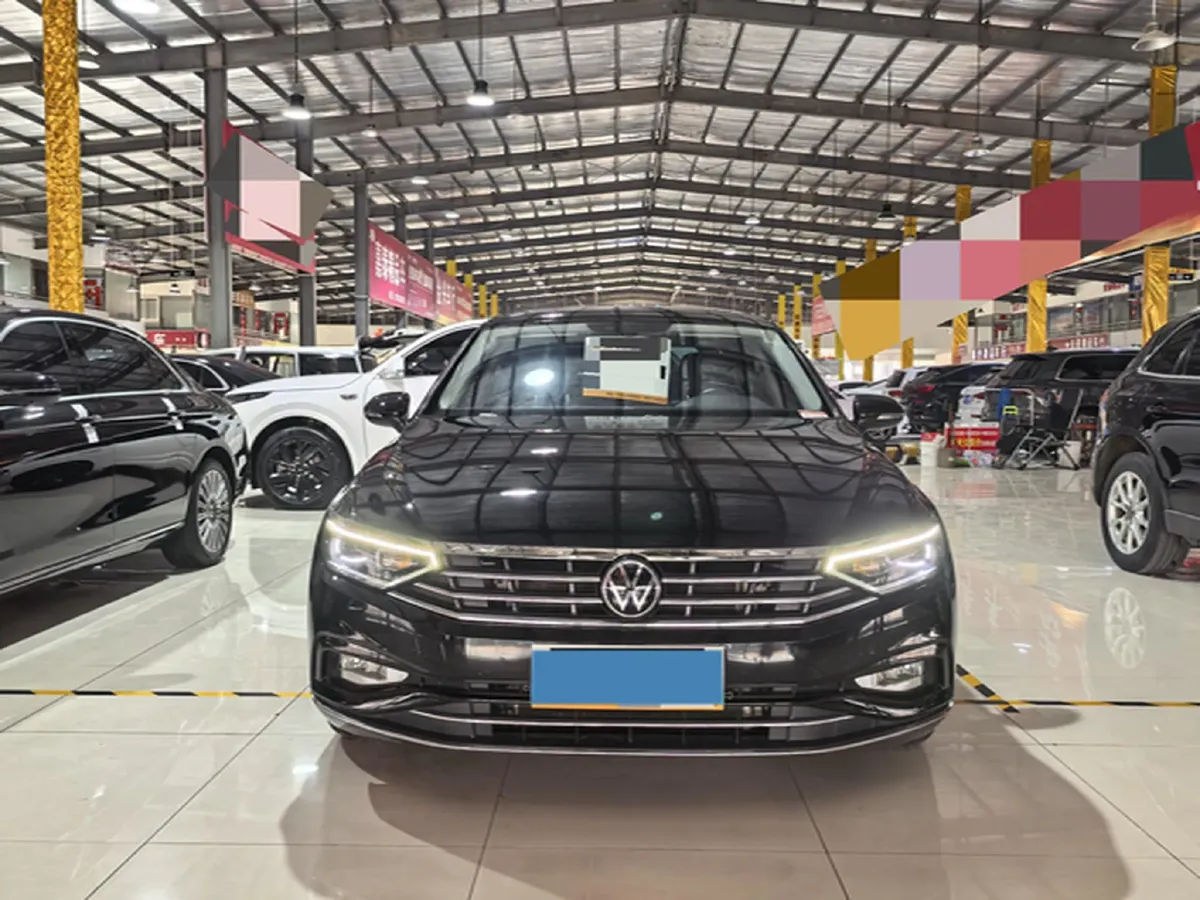 2020 Volkswagen Magotan 2.0T 186HP L4 7DCT,autocango,china used car exporter,china ev exporter,chinese used car exporter,chinese used ev exporter