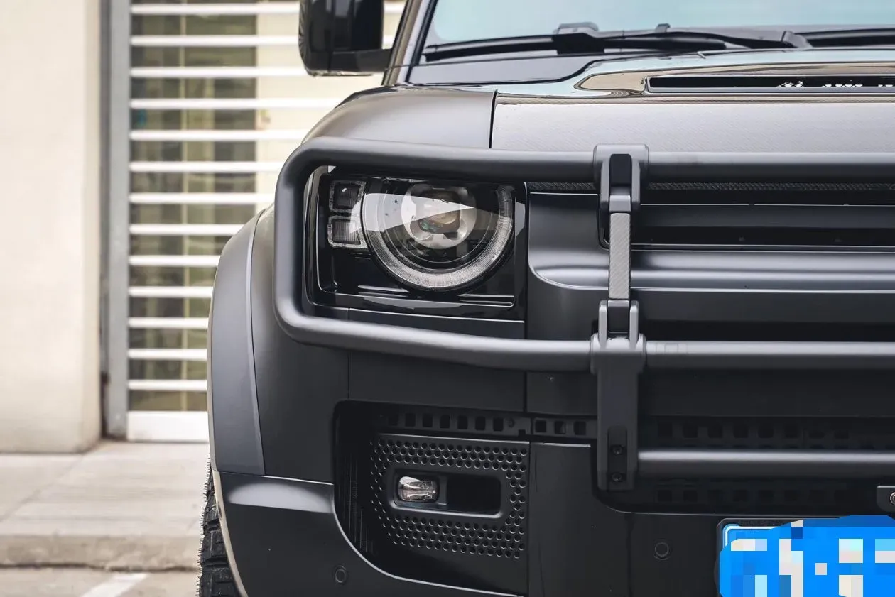 2024 Land Rover Defender 3.0T 400HP L6 8AT,autocango,china used car exporter,china ev exporter,chinese used car exporter,chinese used ev exporter