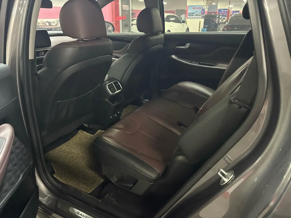 2021 Hyundai Custo 2.0T 236HP L4 8AT,autocango,china used car exporter,china ev exporter,chinese used car exporter,chinese used ev exporter