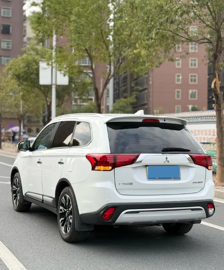 2018 Mitsubishi Outlander 2.4L 192HP L4 CVT,autocango,china used car exporter,china ev exporter,chinese used car exporter,chinese used ev exporter