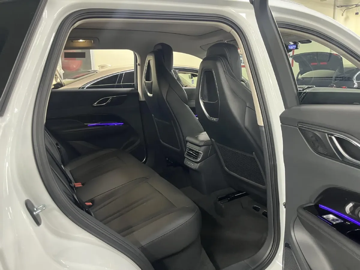 2024 HongQi HS3 1.5T 169HP L4 1DHT PHEV 18.4KWH,autocango,china used car exporter,china ev exporter,chinese used car exporter,chinese used ev exporter