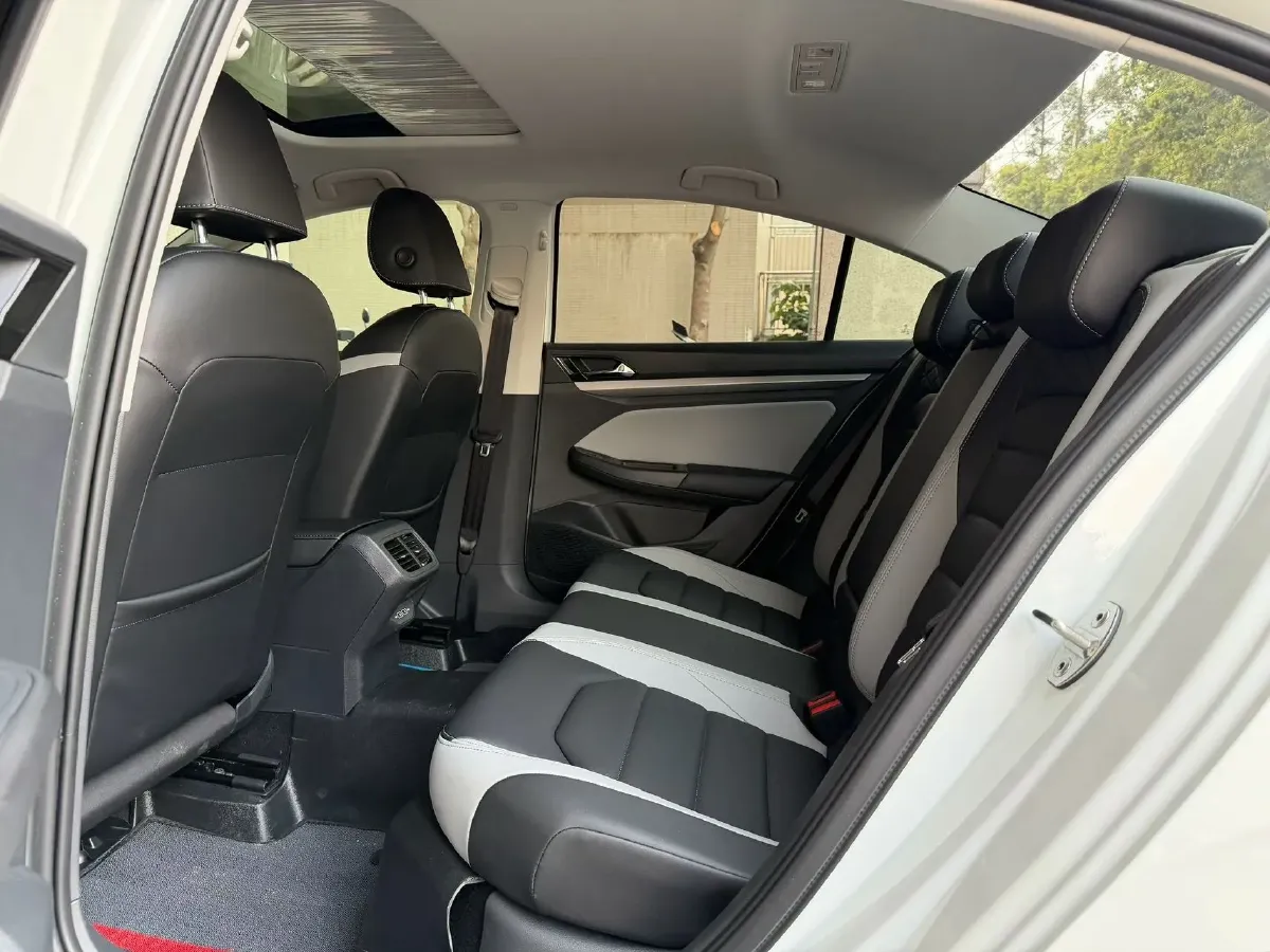 2025 Volkswagen Bora 1.5T 160HP L4 7DCT,autocango,china used car exporter,china ev exporter,chinese used car exporter,chinese used ev exporter