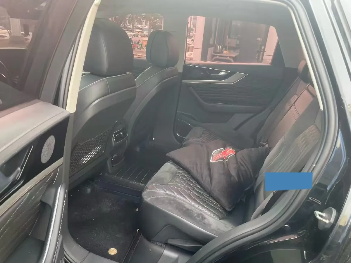 2022 HongQi HS5 2.0T 224HP L4 6AT,autocango,china used car exporter,china ev exporter,chinese used car exporter,chinese used ev exporter