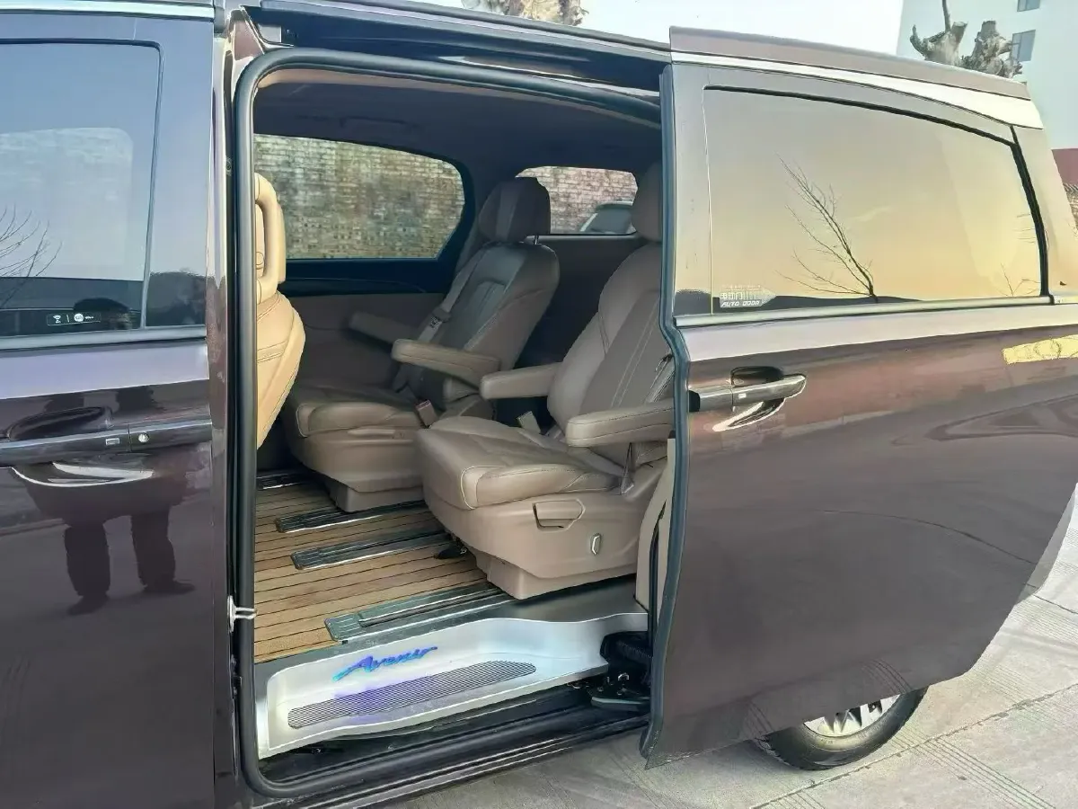 2021 Buick GL8 2.0T 237HP L4 9AT,autocango,china used car exporter,china ev exporter,chinese used car exporter,chinese used ev exporter