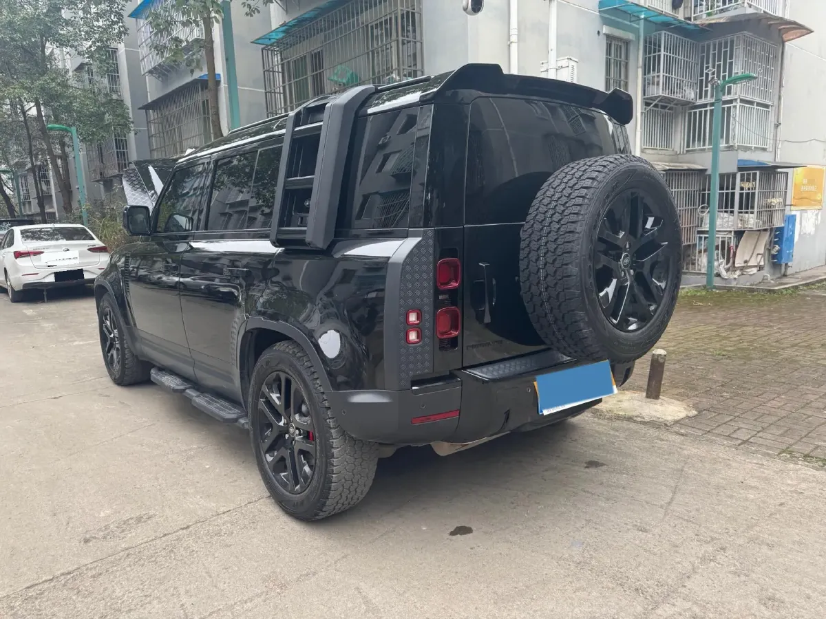 2022 Land Rover Defender 3.0T 400HP L6 8AT,autocango,china used car exporter,china ev exporter,chinese used car exporter,chinese used ev exporter