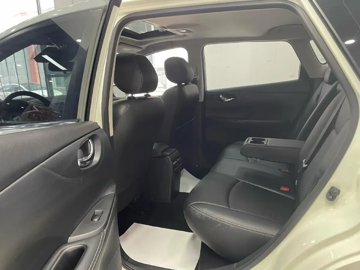 2021 Nissan Tiida 1.6L 122HP L4 CVT,autocango,china used car exporter,china ev exporter,chinese used car exporter,chinese used ev exporter