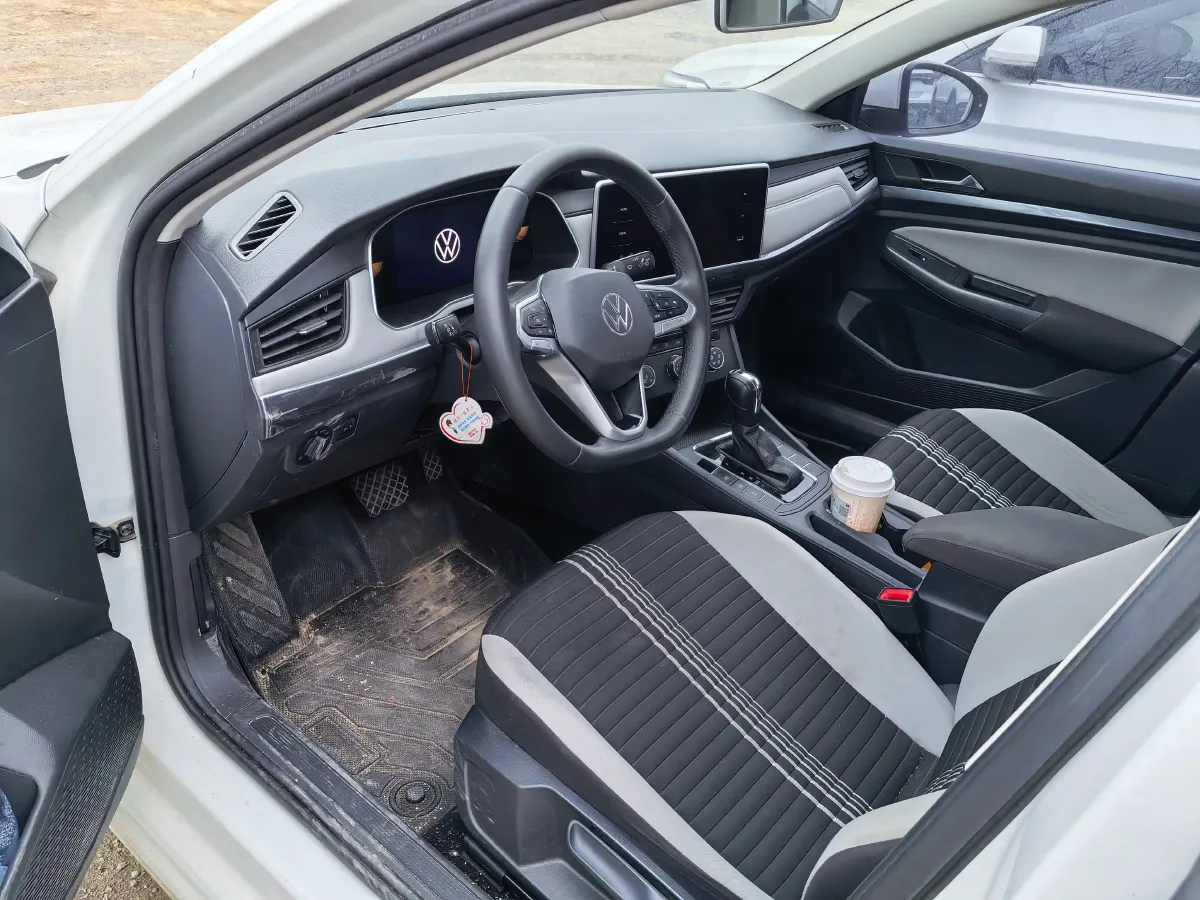 2024 Volkswagen Bora 1.2T 116HP L4 7DCT,autocango,china used car exporter,china ev exporter,chinese used car exporter,chinese used ev exporter