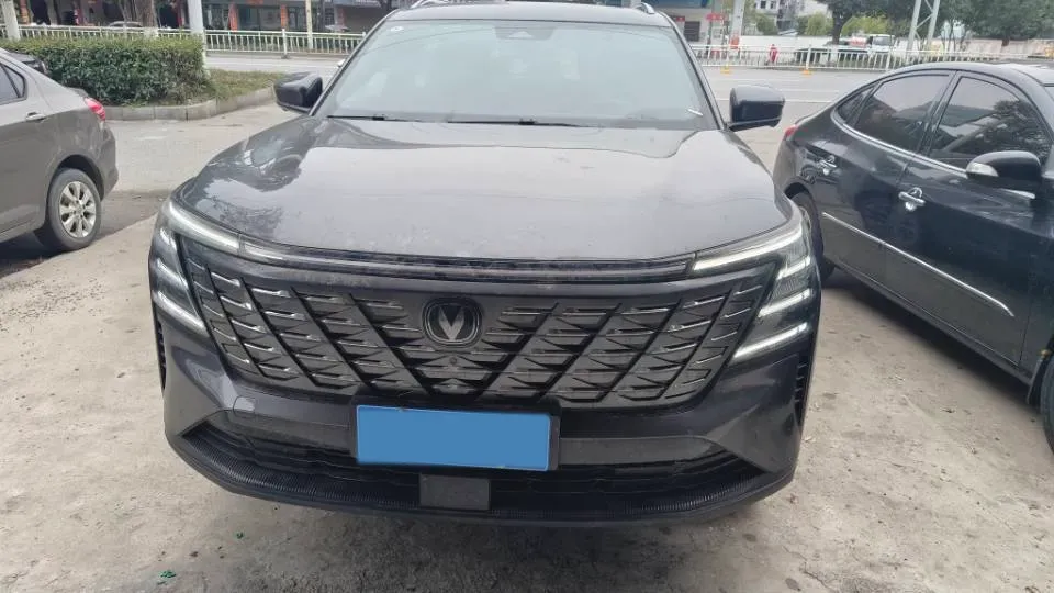 2025 ChangAn CS75 Plus 1.5T 188HP L4 8AT,autocango,china used car exporter,china ev exporter,chinese used car exporter,chinese used ev exporter
