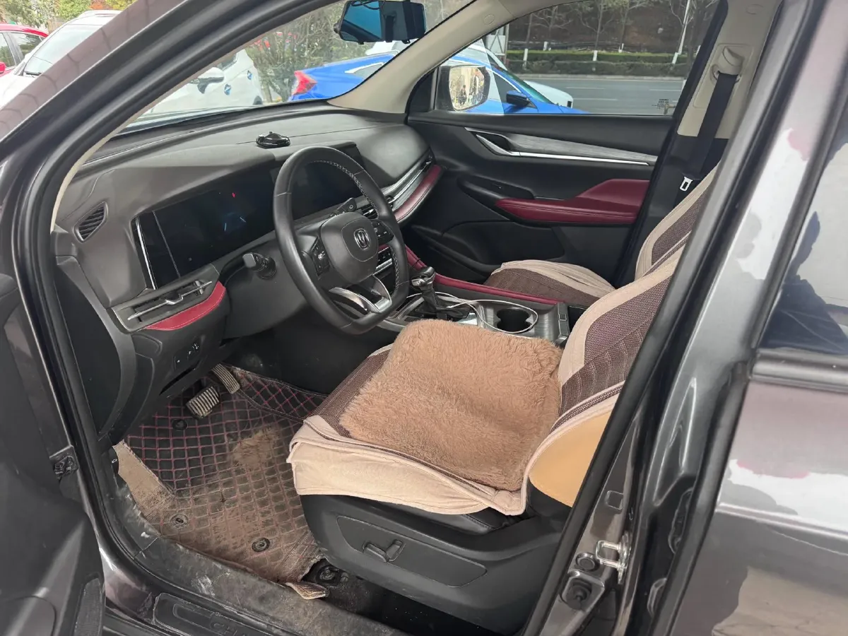 2022 ChangAn Oshan X7 Plus 1.5T 188HP L4 7DCT,autocango,china used car exporter,china ev exporter,chinese used car exporter,chinese used ev exporter