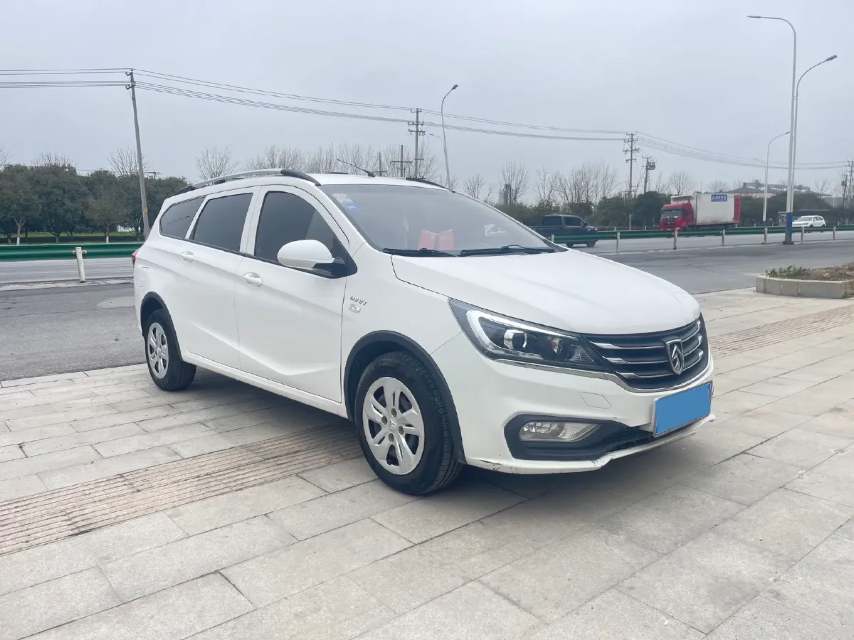 2017 BaoJun 310W 1.5L 112HP L4 6MT,autocango,china used car exporter,china ev exporter,chinese used car exporter,chinese used ev exporter
