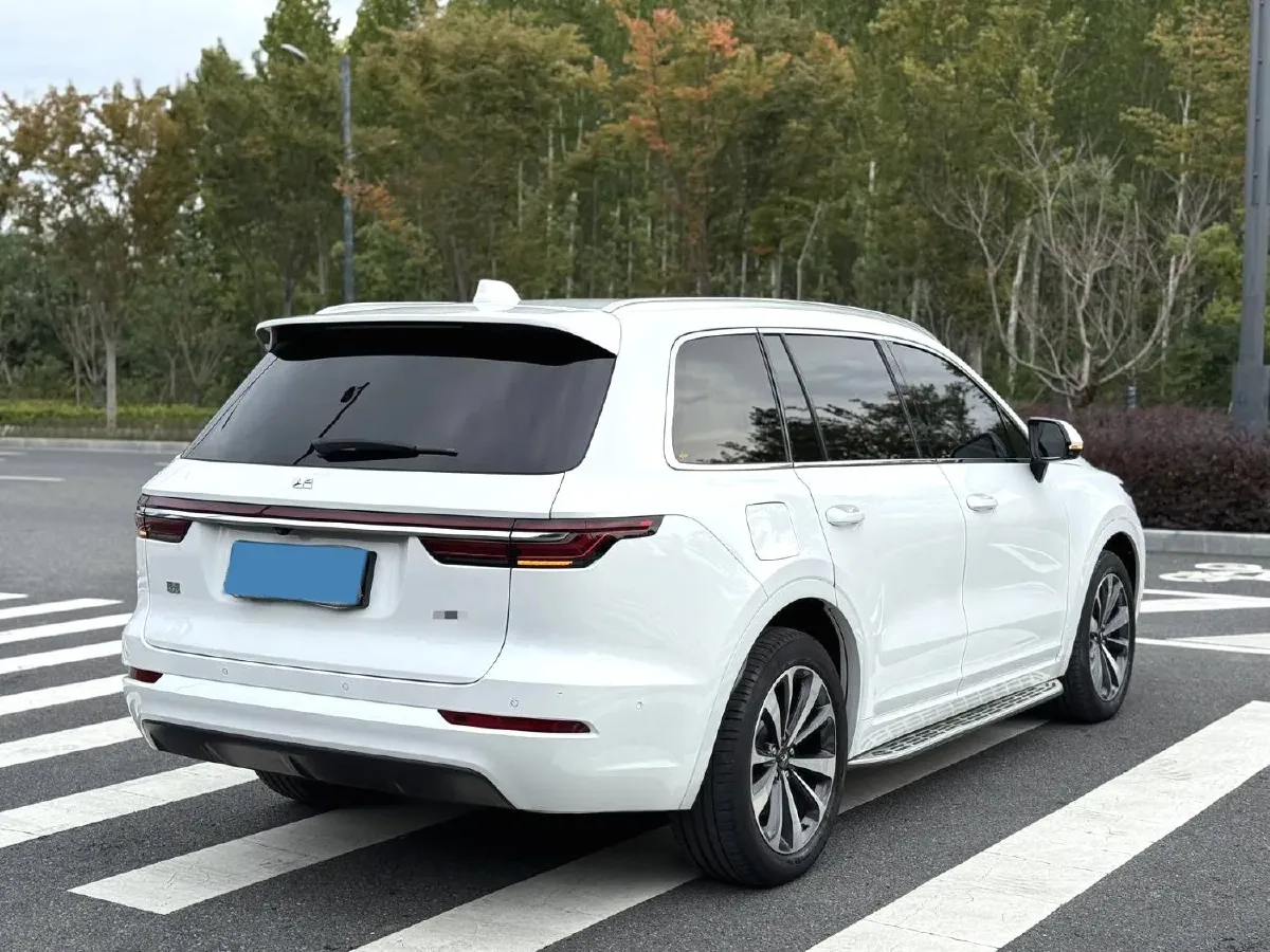 2021 Li ONE Range Extended 131HP REEV 40.5KWH,autocango,china used car exporter,china ev exporter,chinese used car exporter,chinese used ev exporter