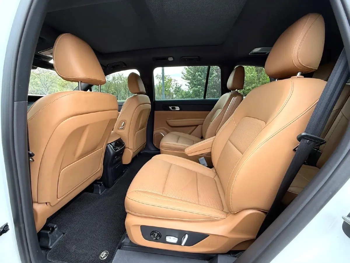 2021 Li ONE Range Extended 131HP REEV 40.5KWH,autocango,china used car exporter,china ev exporter,chinese used car exporter,chinese used ev exporter