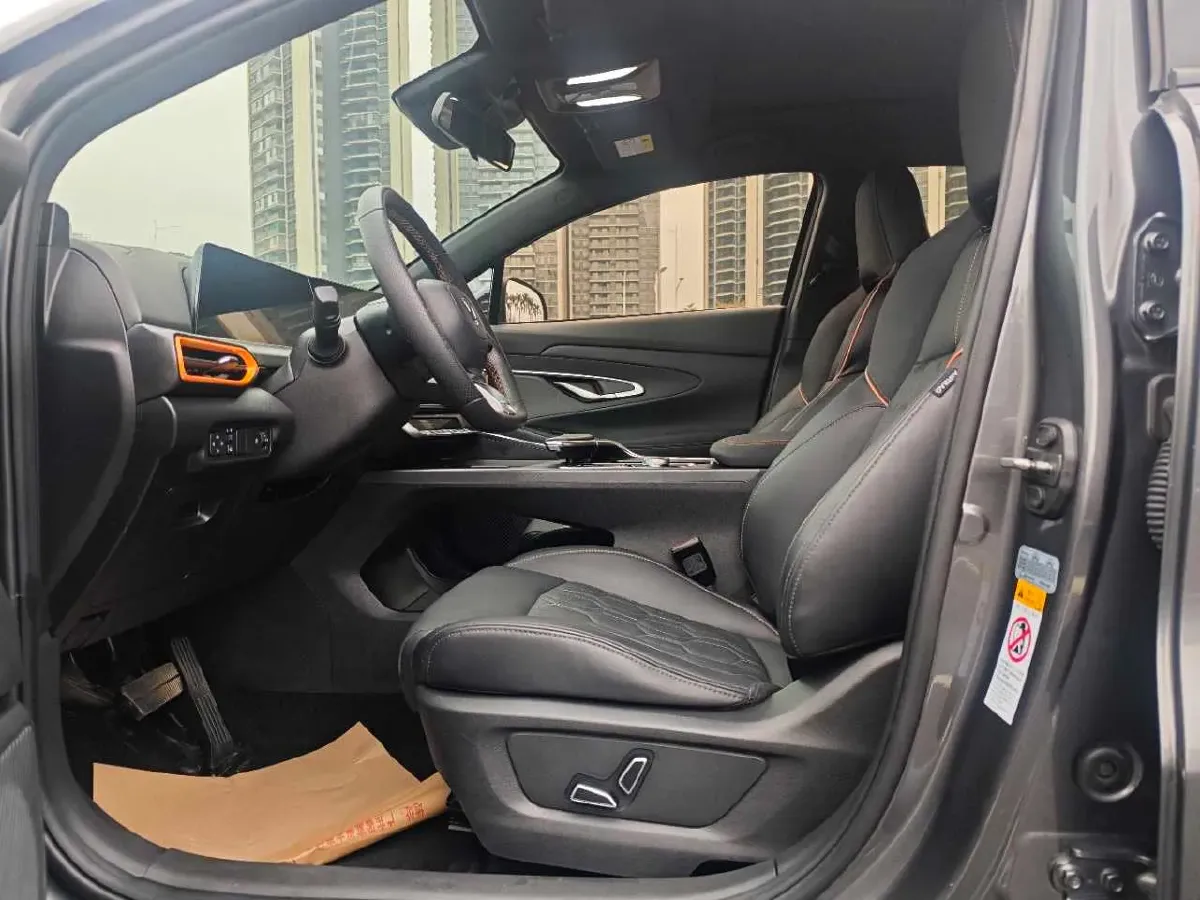 2022 ChangAn UNI-T 1.5T 188HP L4 7DCT,autocango,china used car exporter,china ev exporter,chinese used car exporter,chinese used ev exporter