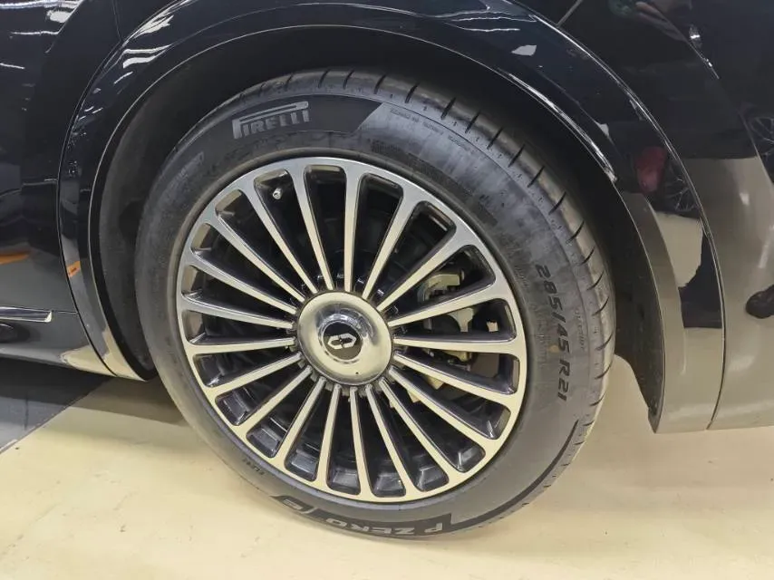 2025 AITO AITO M8 REEV 160HP REEV 53.4KWH,autocango,china used car exporter,china ev exporter,chinese used car exporter,chinese used ev exporter