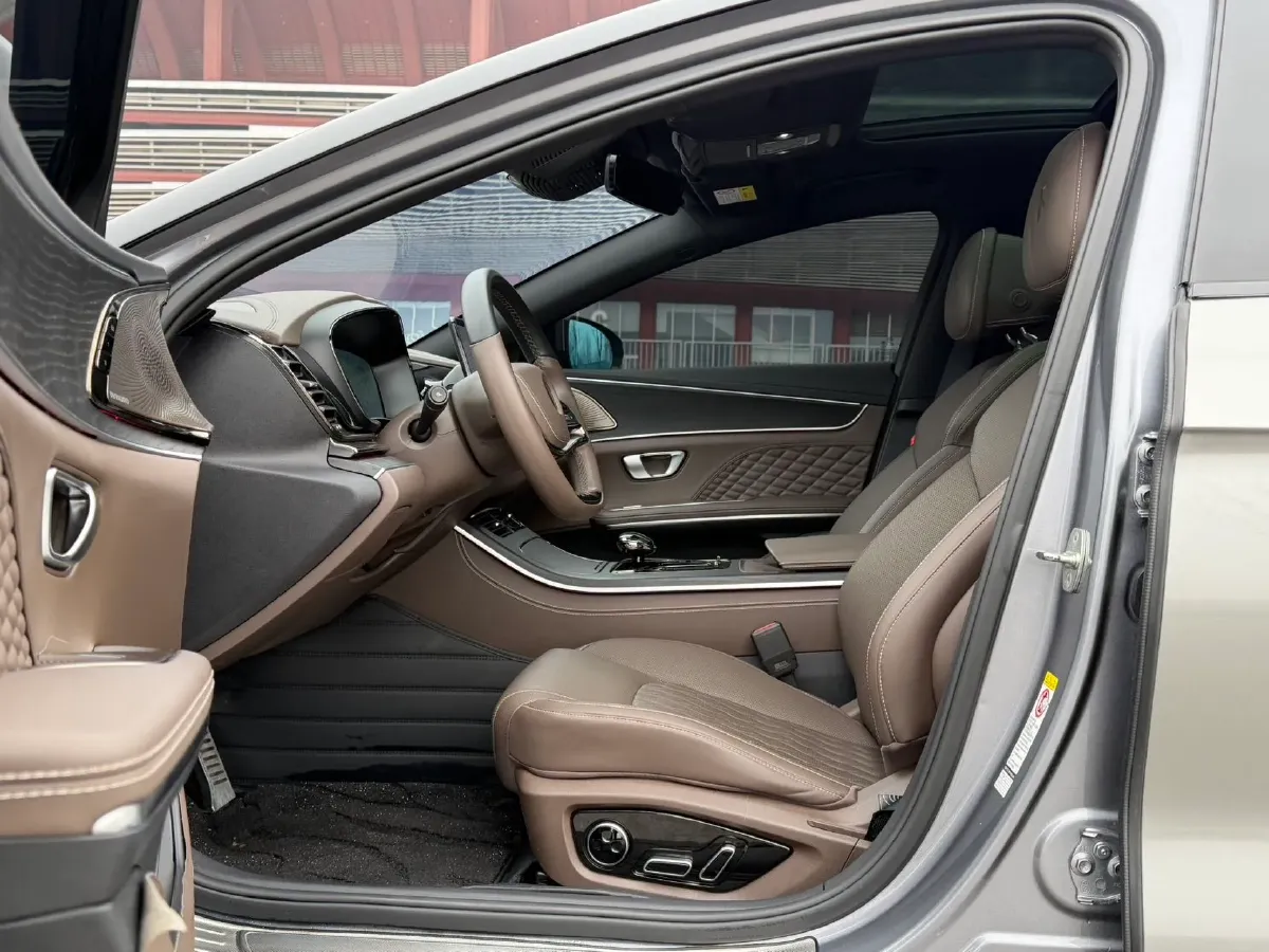 2022 Volkswagen Tiguan L 2.0T 186HP L4 7DCT,autocango,china used car exporter,china ev exporter,chinese used car exporter,chinese used ev exporter