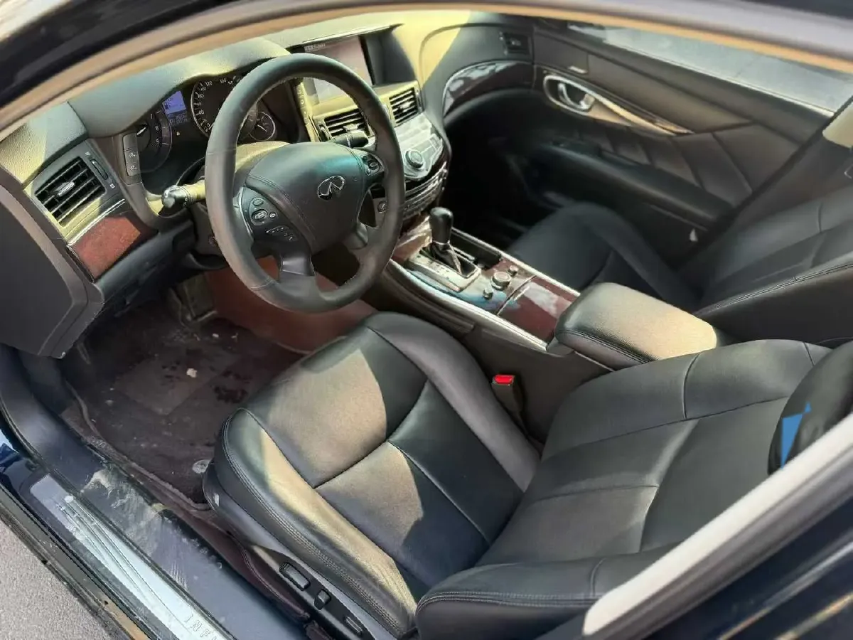 2019 Infiniti Q70 2.0T 211HP L4 7AT,autocango,china used car exporter,china ev exporter,chinese used car exporter,chinese used ev exporter