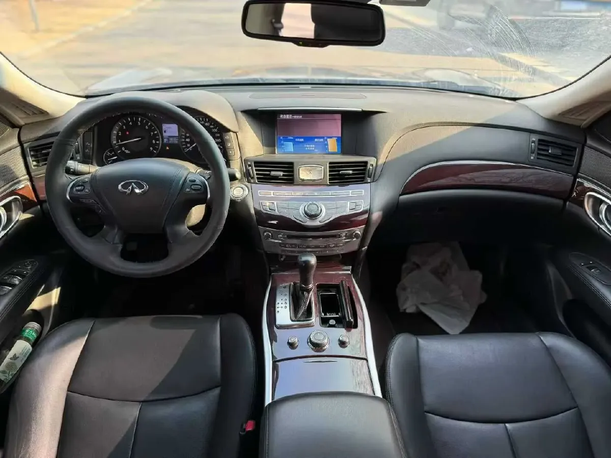 2019 Infiniti Q70 2.0T 211HP L4 7AT,autocango,china used car exporter,china ev exporter,chinese used car exporter,chinese used ev exporter