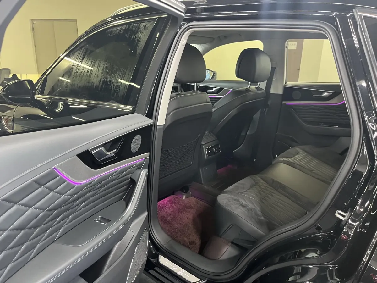 2022 HongQi HS5 2.0T 224HP L4 6AT,autocango,china used car exporter,china ev exporter,chinese used car exporter,chinese used ev exporter