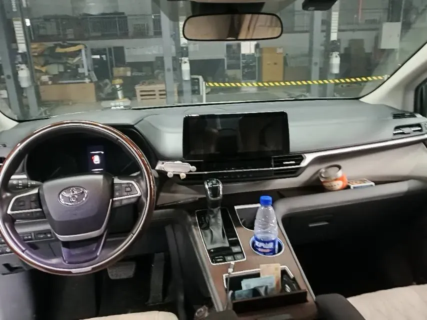 2023 Toyota Sienna 2.5L 189HP L4 E-CVT Hybrid,autocango,china used car exporter,china ev exporter,chinese used car exporter,chinese used ev exporter