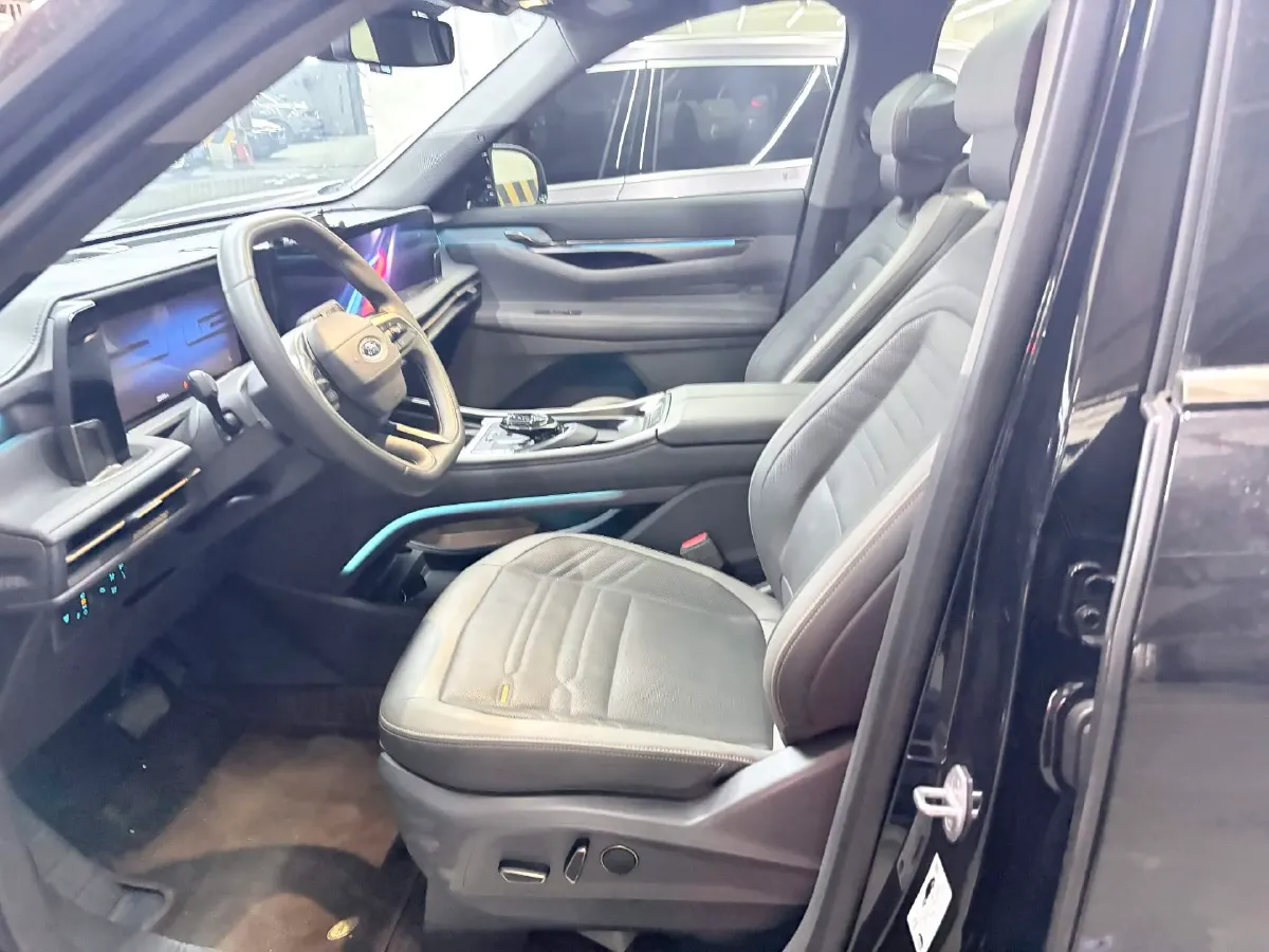 2023 Jetour Traveller 2.0T 254HP L4 7DCT,autocango,china used car exporter,china ev exporter,chinese used car exporter,chinese used ev exporter