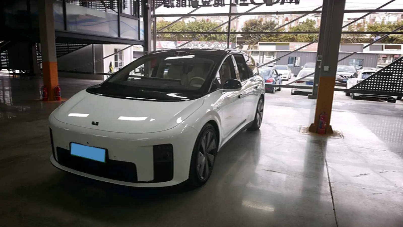2025 Li i8 BEV,autocango,china used car exporter,china ev exporter,chinese used car exporter,chinese used ev exporter