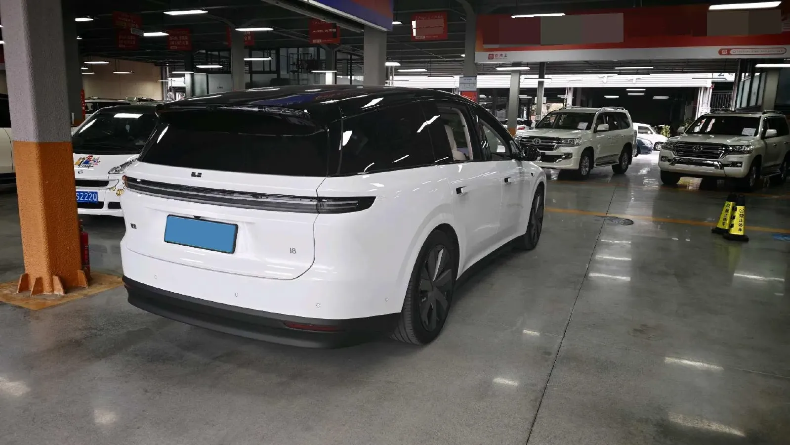 2025 Li i8 BEV,autocango,china used car exporter,china ev exporter,chinese used car exporter,chinese used ev exporter