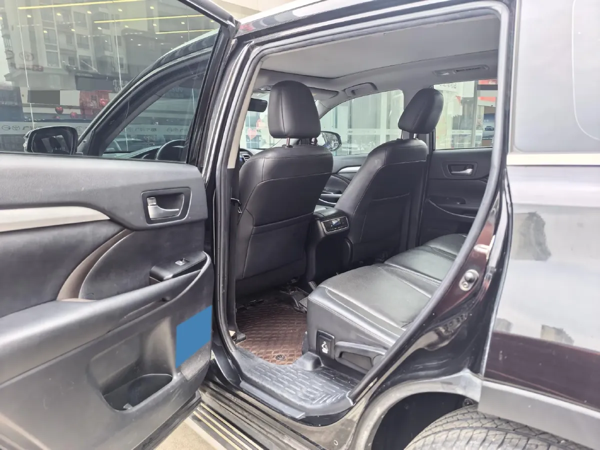 2021 Toyota Highlander 2.0T 220HP L4 6AT,autocango,china used car exporter,china ev exporter,chinese used car exporter,chinese used ev exporter