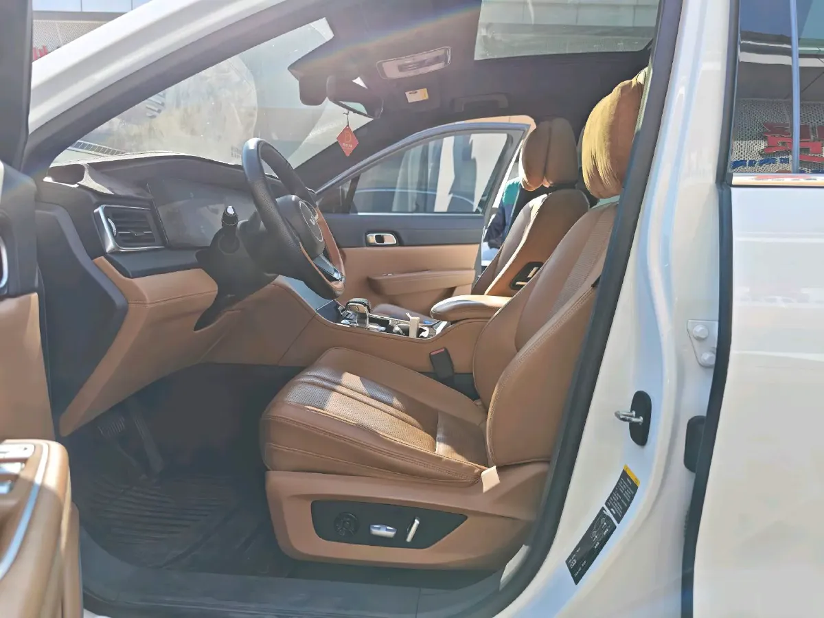 2020 Li ONE Range Extended 131HP REEV 40.5KWH,autocango,china used car exporter,china ev exporter,chinese used car exporter,chinese used ev exporter