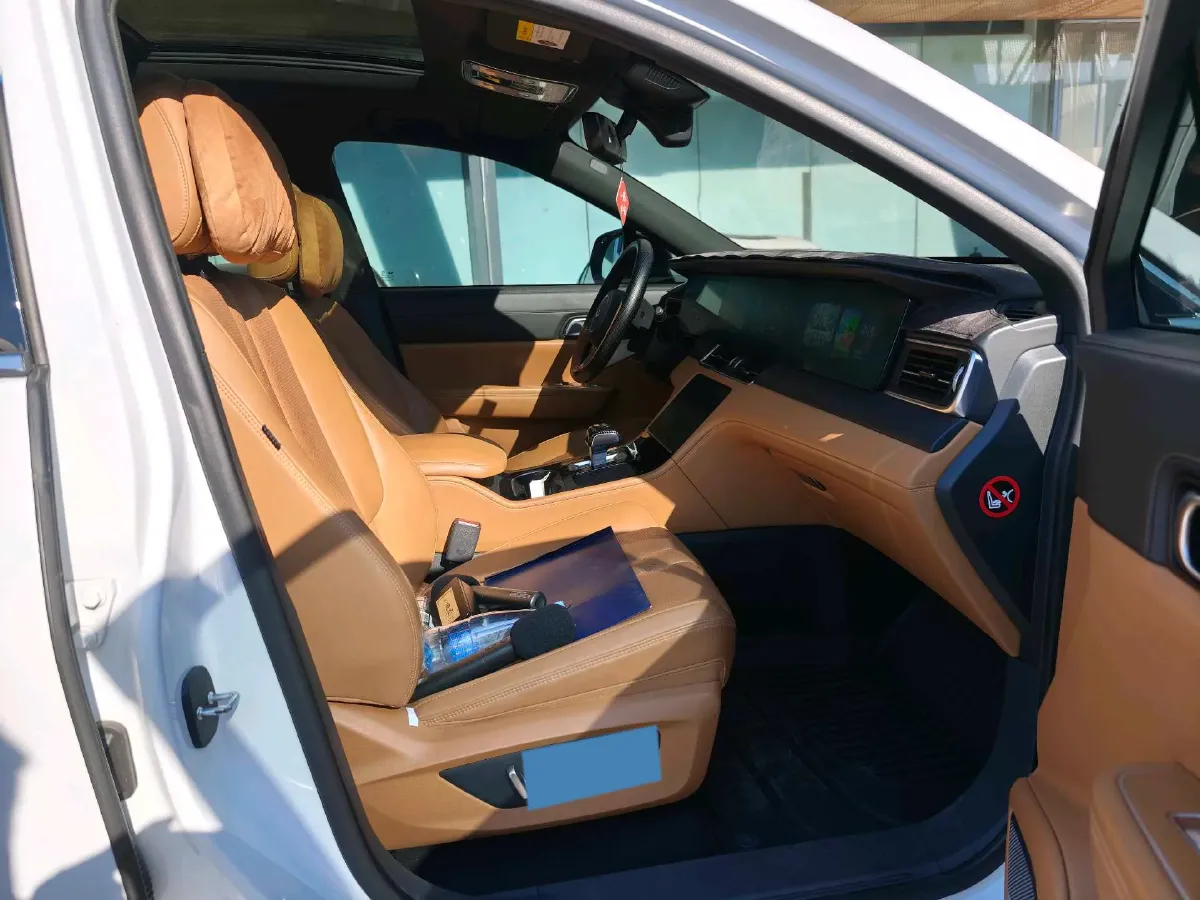 2020 Li ONE Range Extended 131HP REEV 40.5KWH,autocango,china used car exporter,china ev exporter,chinese used car exporter,chinese used ev exporter