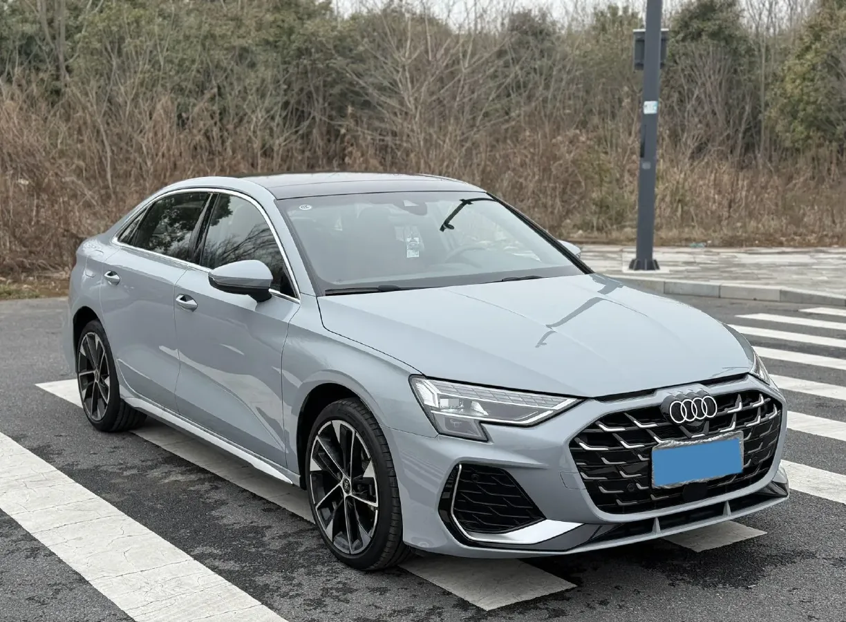 2025 Audi A3 1.5T 160HP L4 7DCT,autocango,china used car exporter,china ev exporter,chinese used car exporter,chinese used ev exporter