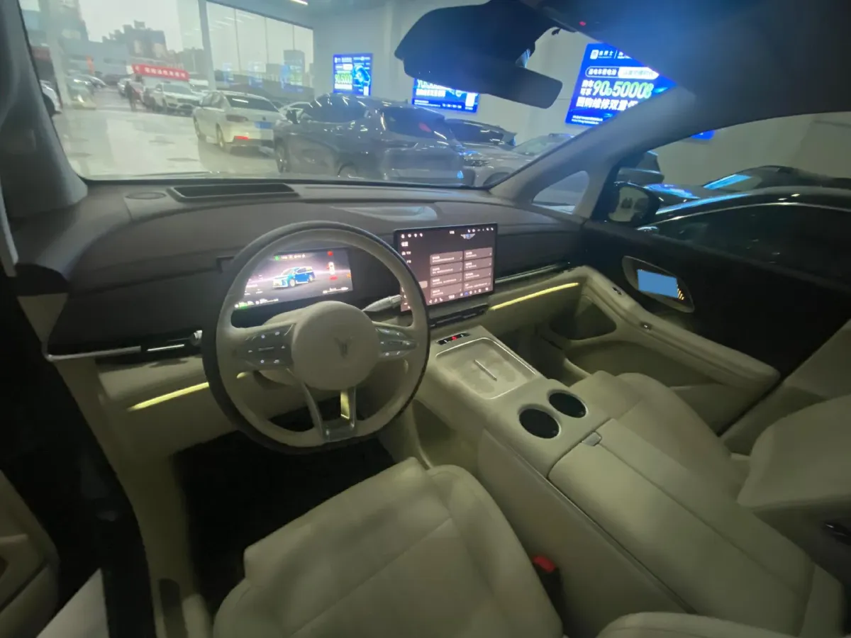 2026 Voyah Dream 1.5T 150HP L4 PHEV,autocango,china used car exporter,china ev exporter,chinese used car exporter,chinese used ev exporter