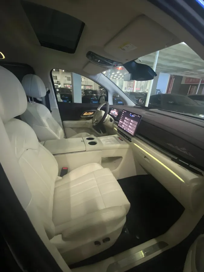 2026 Voyah Dream 1.5T 150HP L4 PHEV,autocango,china used car exporter,china ev exporter,chinese used car exporter,chinese used ev exporter