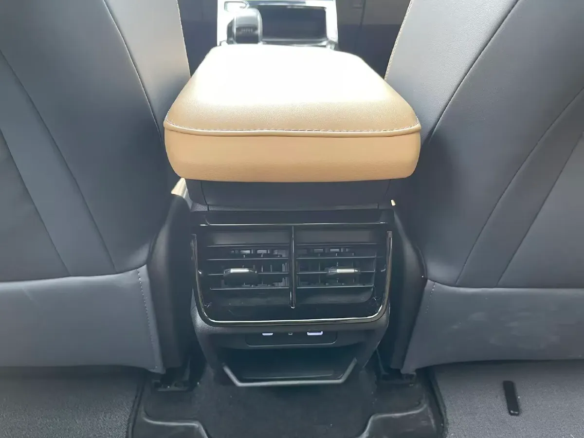 2023 Geely StarRay 1.5T 181HP L4 7DCT,autocango,china used car exporter,china ev exporter,chinese used car exporter,chinese used ev exporter