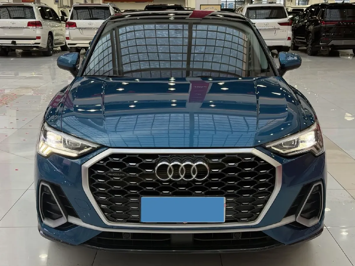 2020 Audi Q3 Sportback 2.0T 220HP L4 7DCT,autocango,china used car exporter,china ev exporter,chinese used car exporter,chinese used ev exporter