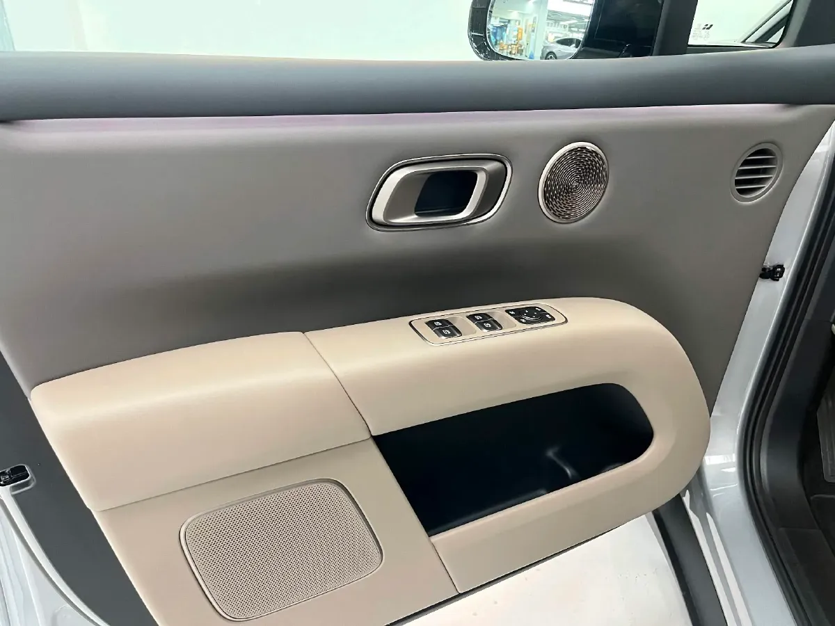 2025 Li i6 BEV,autocango,china used car exporter,china ev exporter,chinese used car exporter,chinese used ev exporter