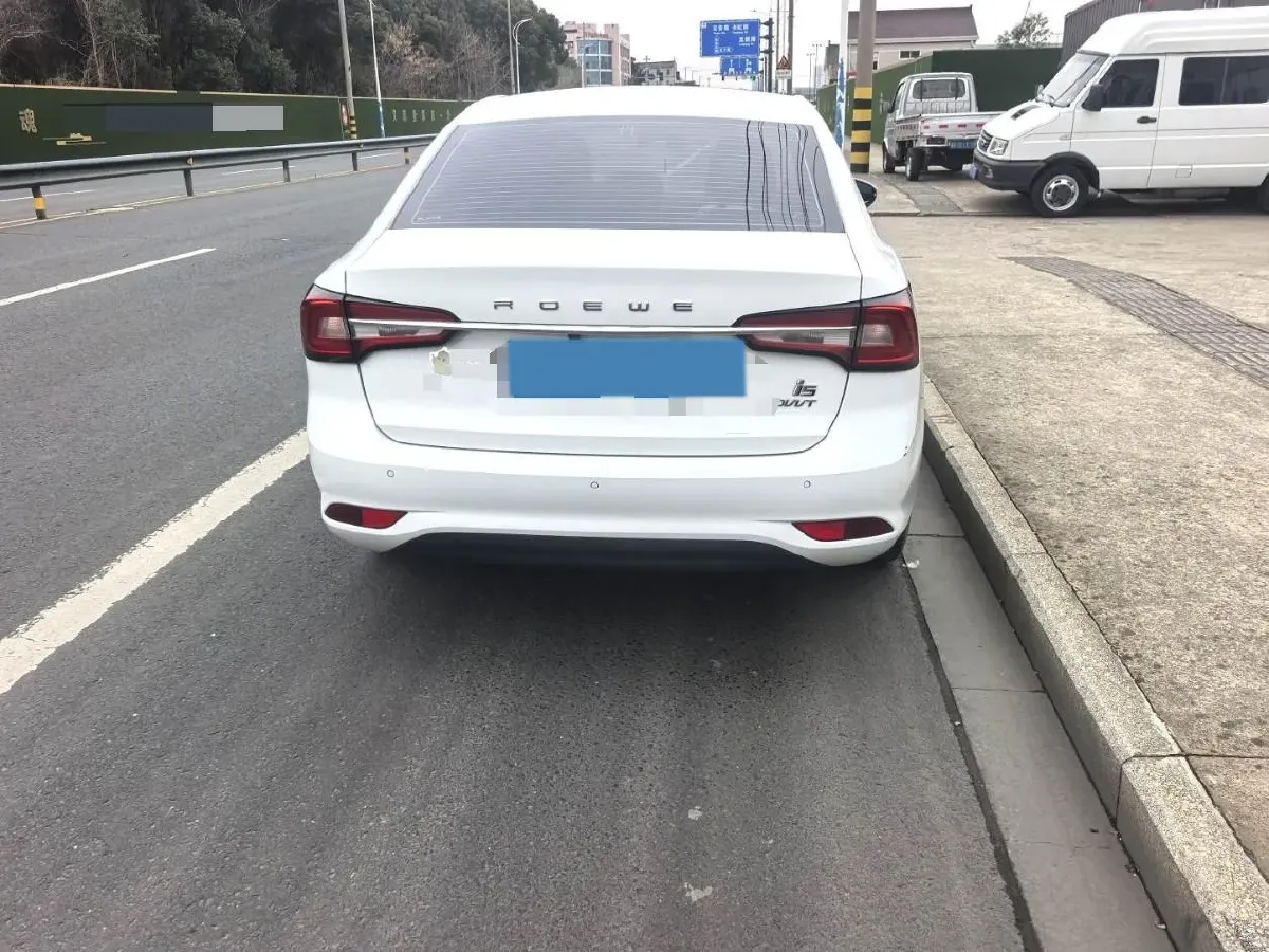 2020 Roewe i5 1.5L 120HP L4 CVT,autocango,china used car exporter,china ev exporter,chinese used car exporter,chinese used ev exporter