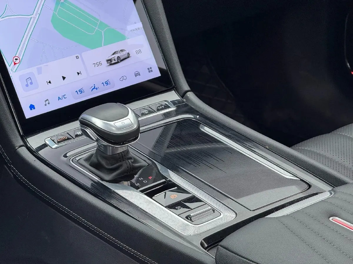 2023 HongQi H5 2.0T 224HP L4 8AT,autocango,china used car exporter,china ev exporter,chinese used car exporter,chinese used ev exporter