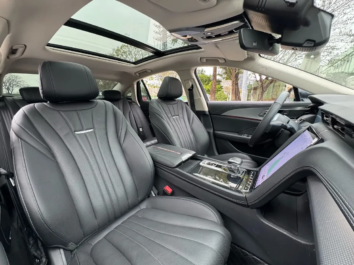 2023 HongQi H5 2.0T 224HP L4 8AT,autocango,china used car exporter,china ev exporter,chinese used car exporter,chinese used ev exporter