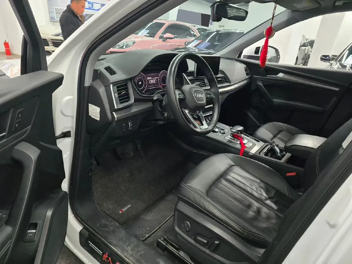 2020 Audi Q5L 2.0T 252HP L4 7DCT,autocango,china used car exporter,china ev exporter,chinese used car exporter,chinese used ev exporter