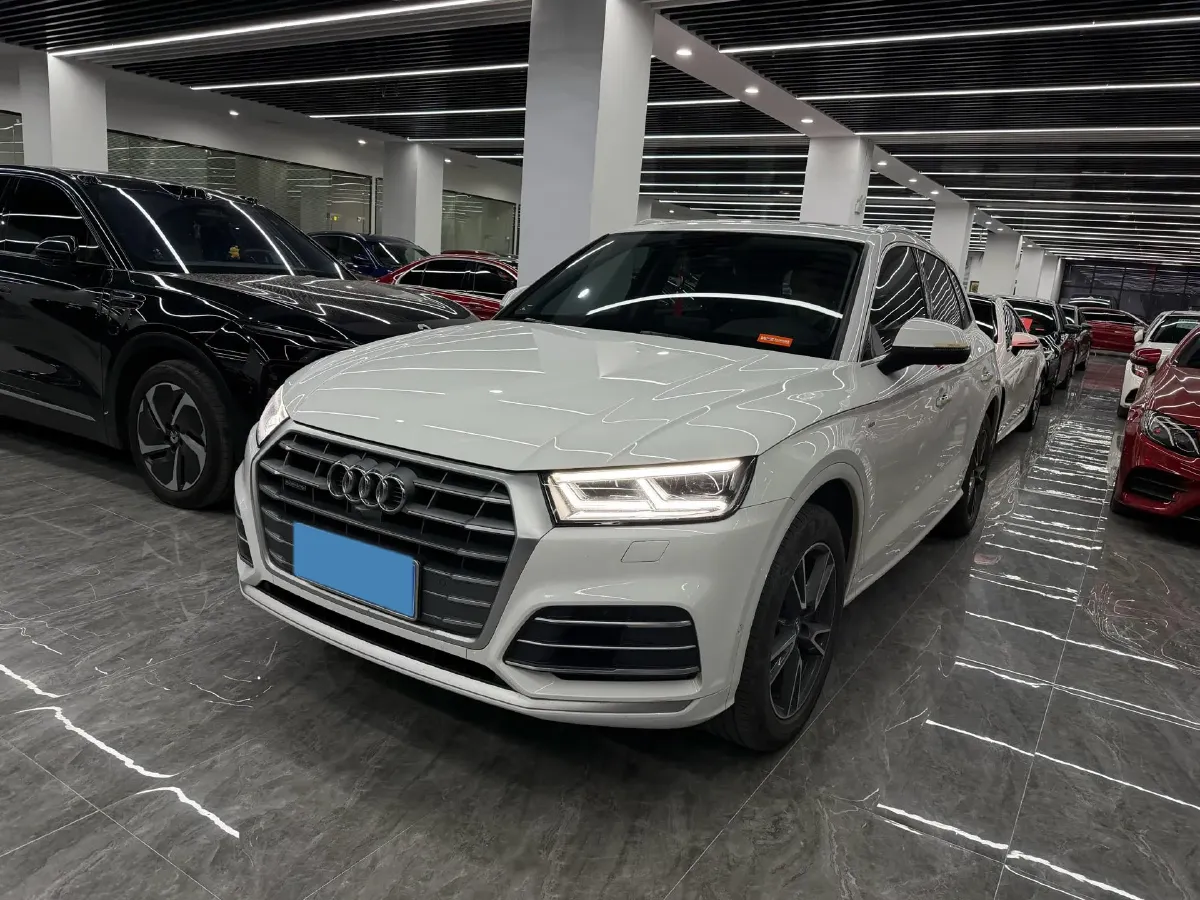 2020 Audi Q5L 2.0T 252HP L4 7DCT,autocango,china used car exporter,china ev exporter,chinese used car exporter,chinese used ev exporter
