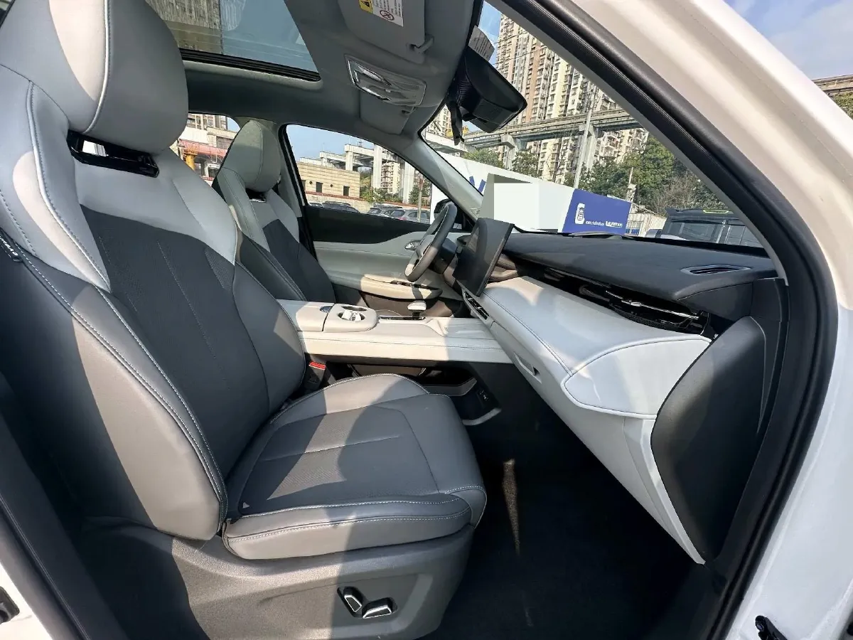 2025 ChangAn UNI-Z 1.5T 192HP L4 7DCT,autocango,china used car exporter,china ev exporter,chinese used car exporter,chinese used ev exporter