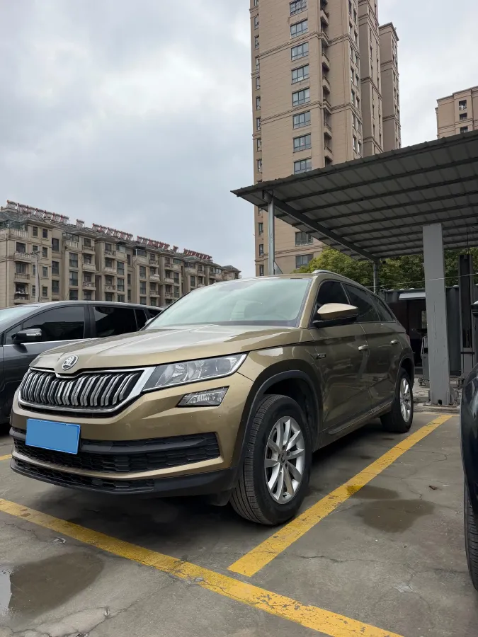 2018 Skoda Kodiak 2.0T 186HP L4 7DCT,autocango,china used car exporter,china ev exporter,chinese used car exporter,chinese used ev exporter